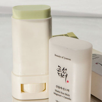 Beauty of Joseon - Stick Protetor Solar Matte Mugwort + Camellia SPF 50 PA++++ 18g